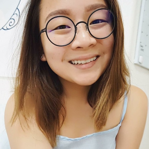 Meet your Seller/Buyer🙆 - Picture 1 of 2